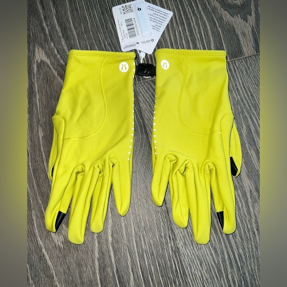 Lululemon Run for It All Gloves in Yellow Serpentine Size M/L